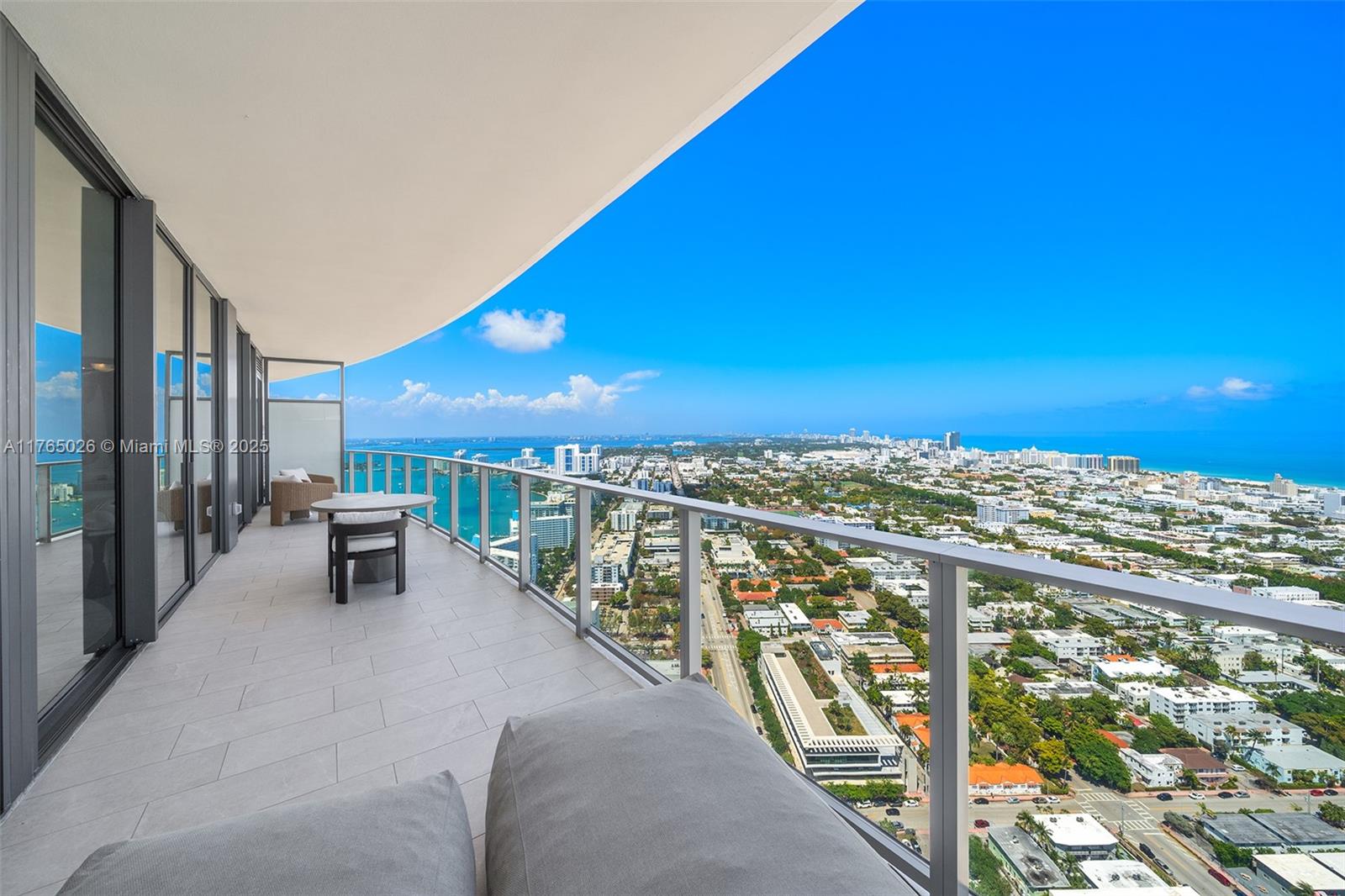 FIVE PARK - Residential