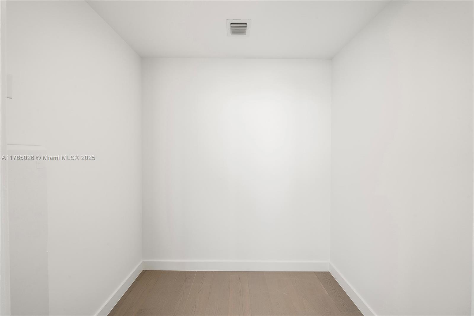 FIVE PARK - Residential