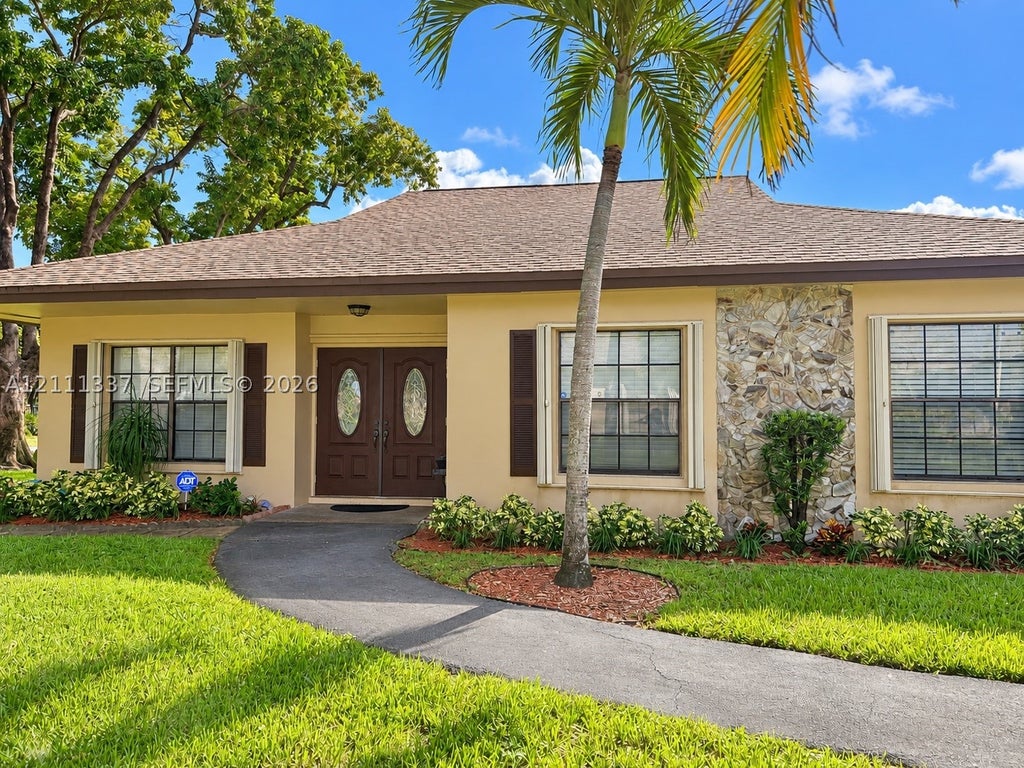 Photo of 7513 SW 28th St #29, Davie, FL 33314 (MLS # A12111337)