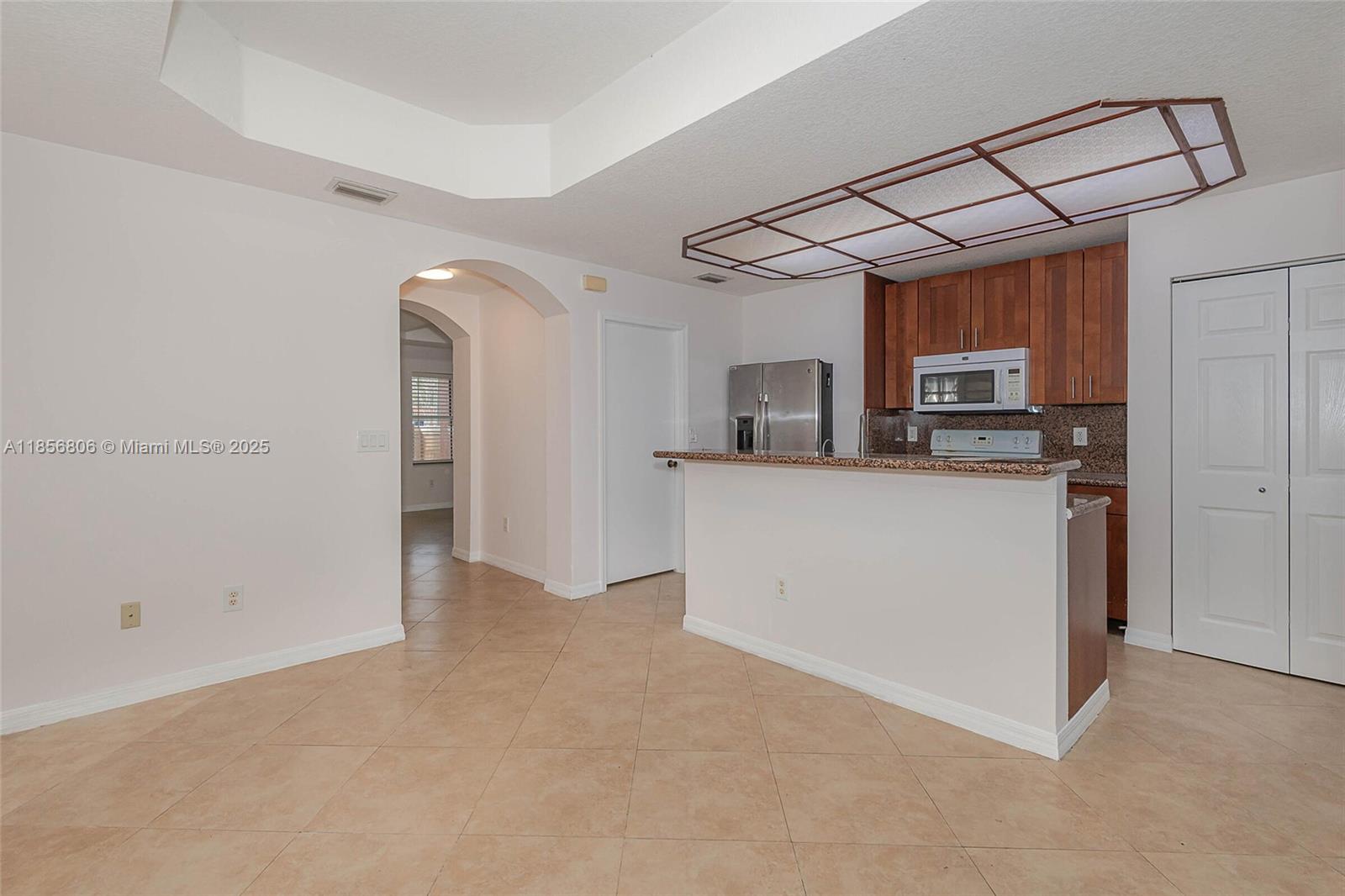 THUNDERBIRD PARK - Residential