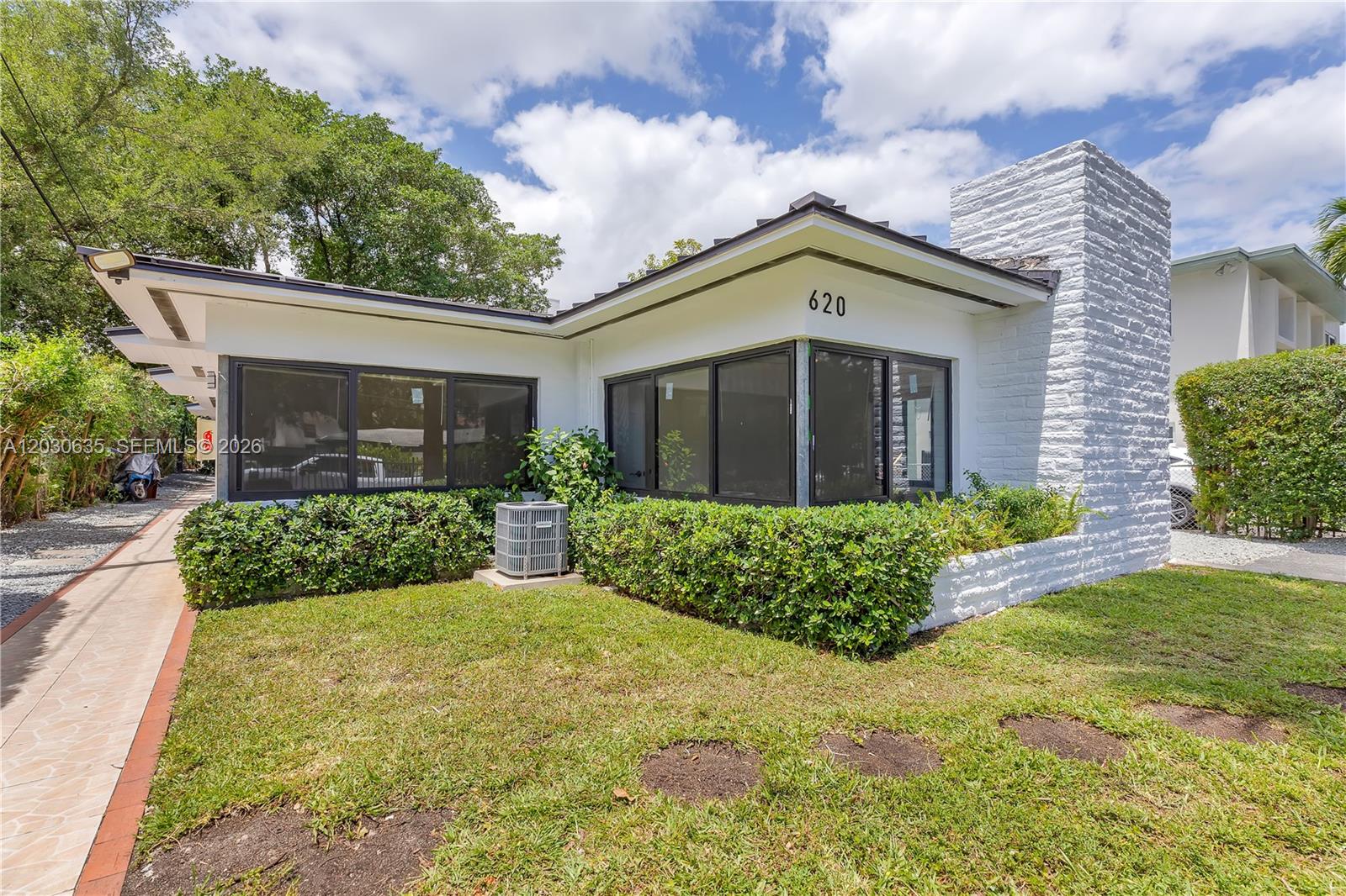 620 SW 6th Ave 7 - Image 1