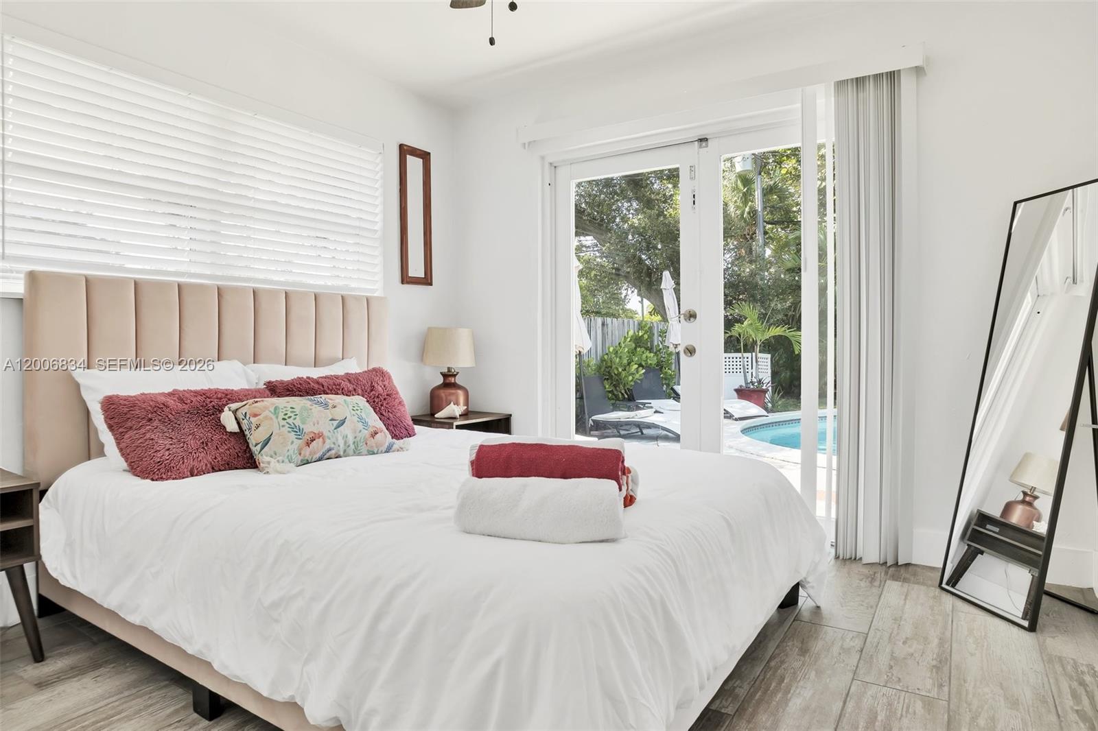 OAKLAND PARK SECOND ADD - Residential