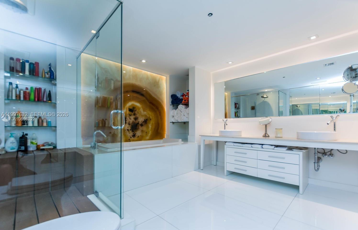 ICONBRICKELL CONDO NO 1 - Residential