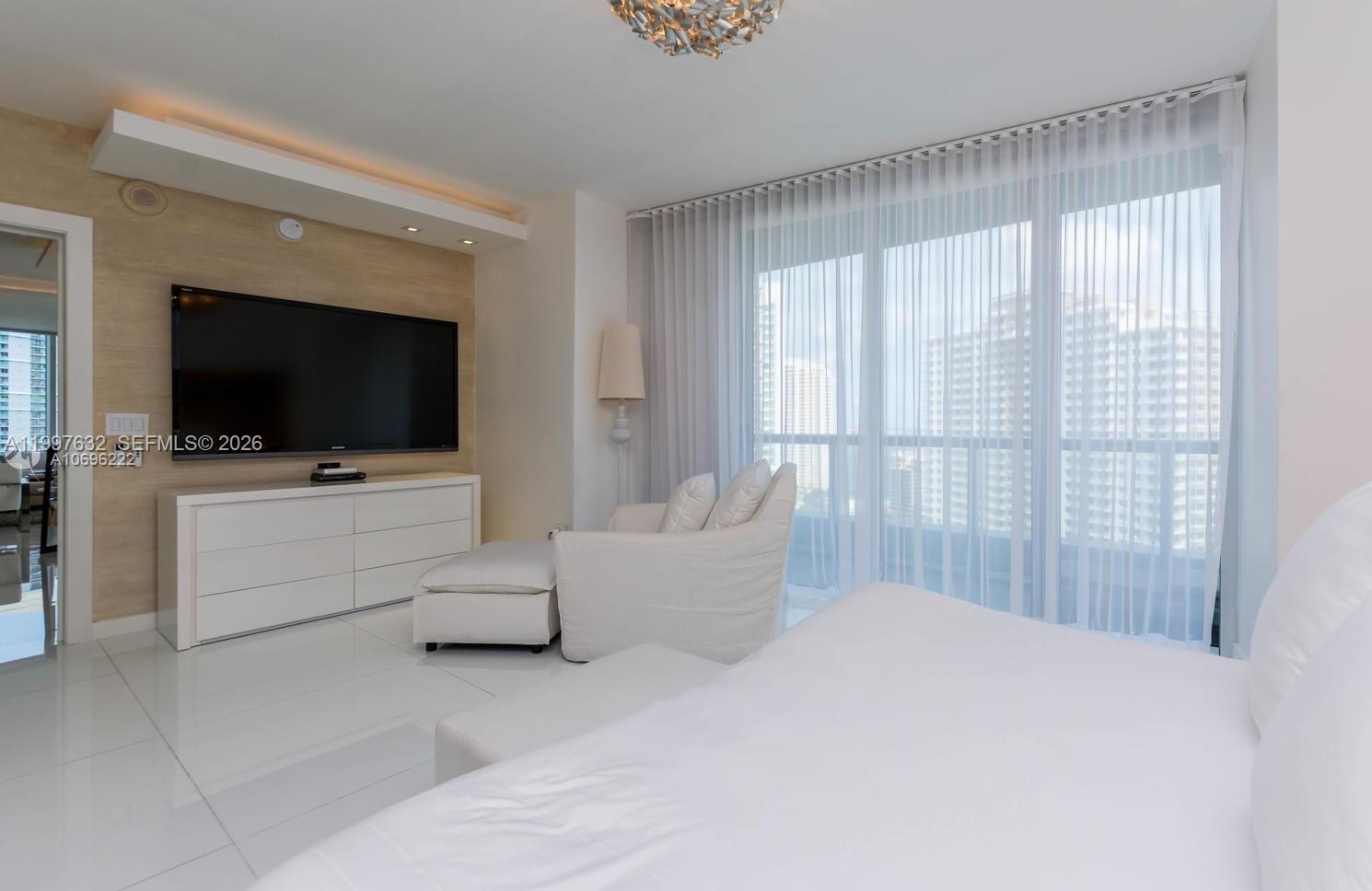 ICONBRICKELL CONDO NO 1 - Residential