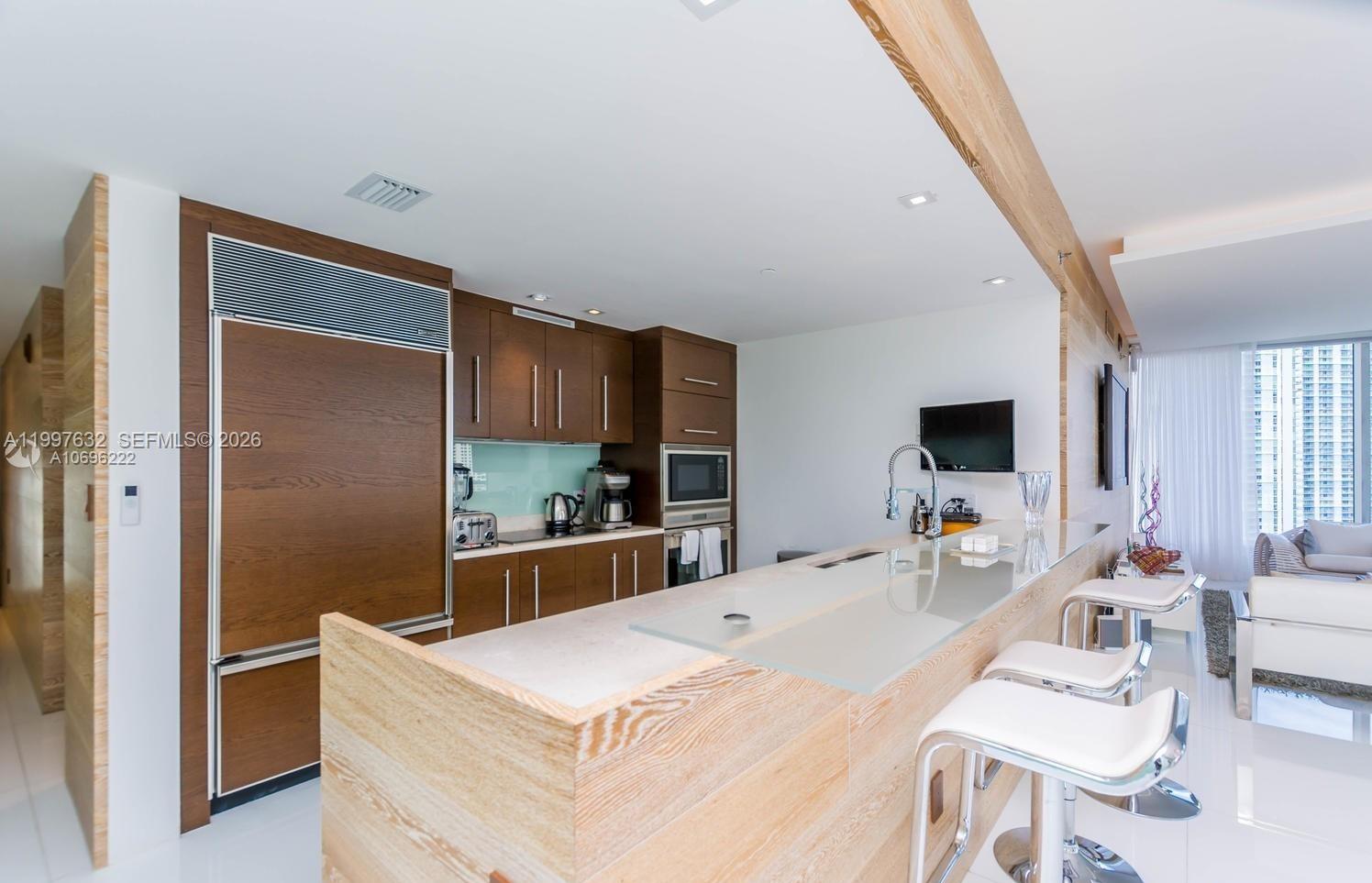 ICONBRICKELL CONDO NO 1 - Residential