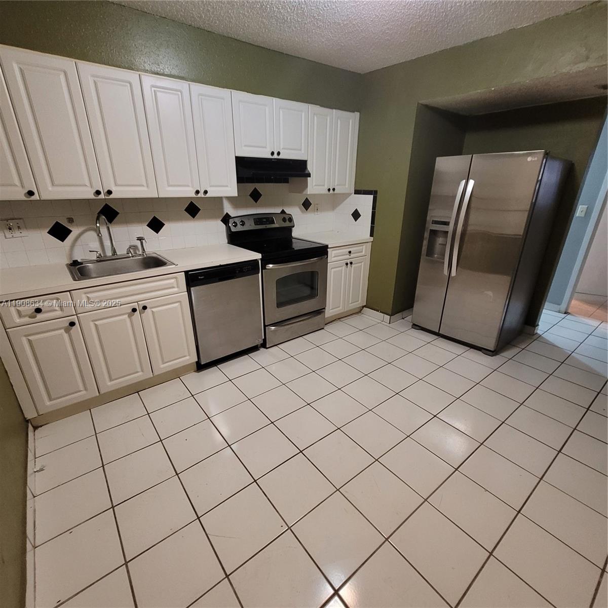 CONDADO REAL CONDO - Residential Lease