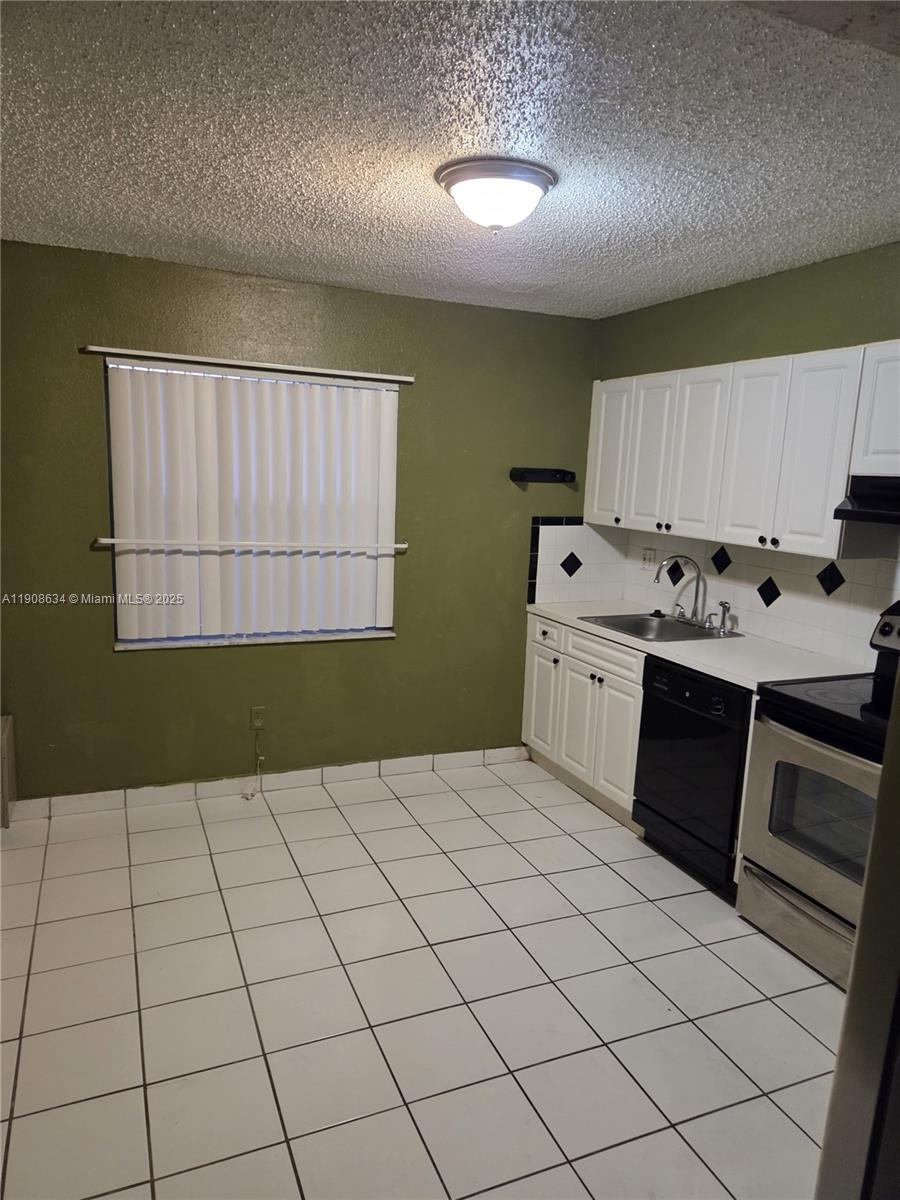 CONDADO REAL CONDO - Residential Lease