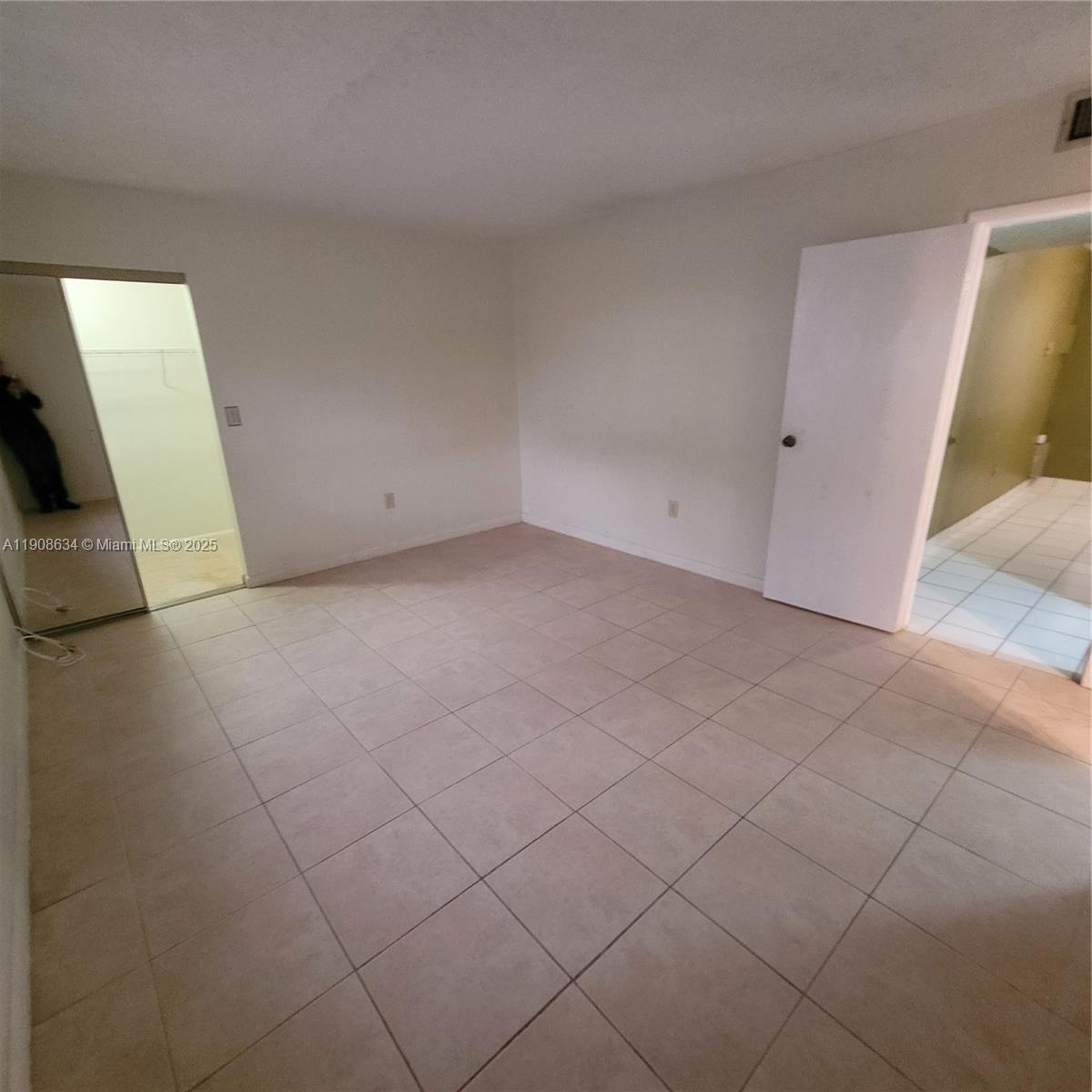 CONDADO REAL CONDO - Residential Lease