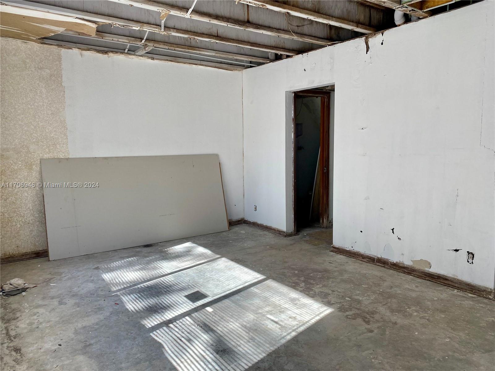1209 Silverado Dr