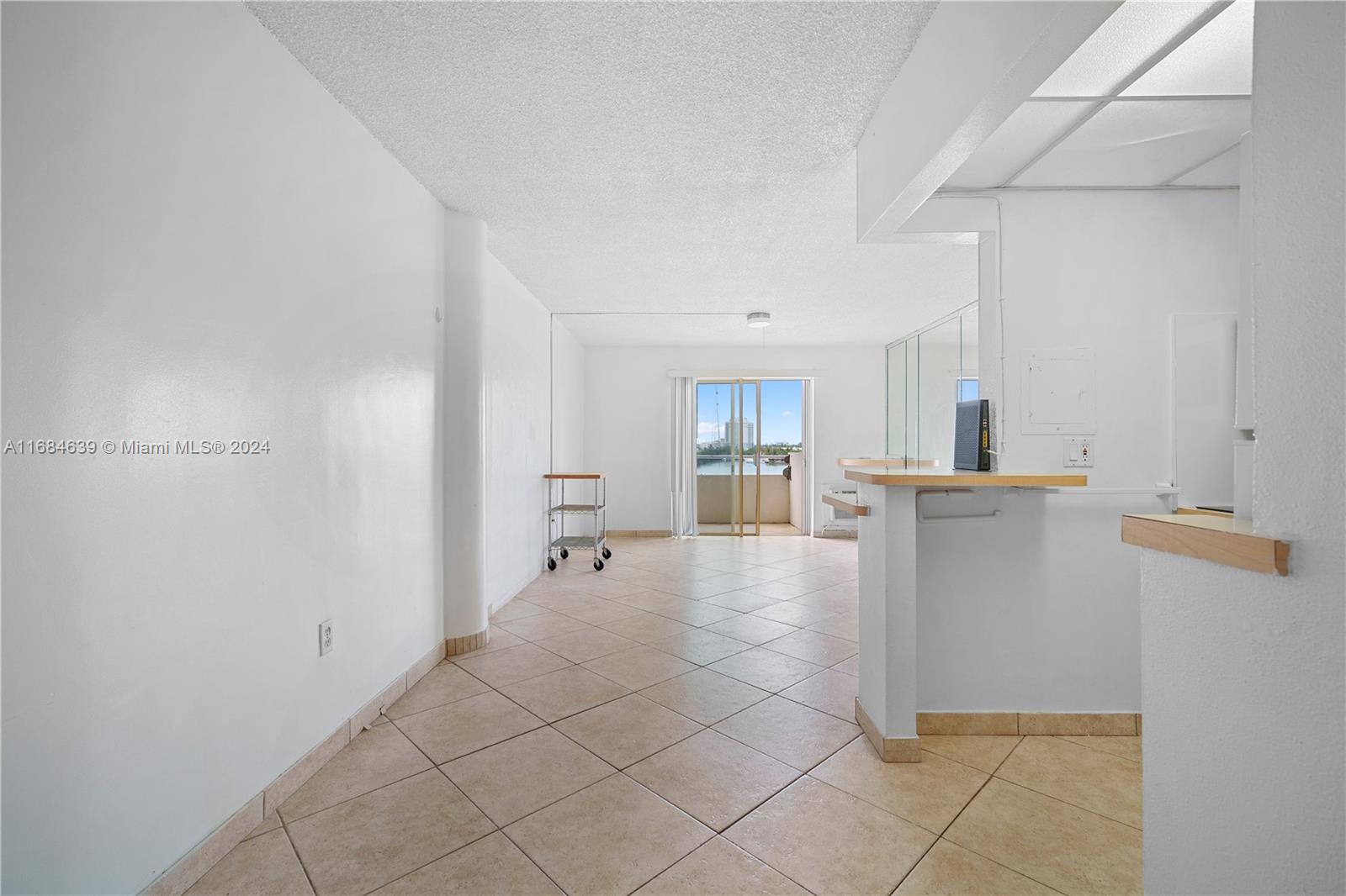 BAYSHORE YACHT & TENNIS C - Residential