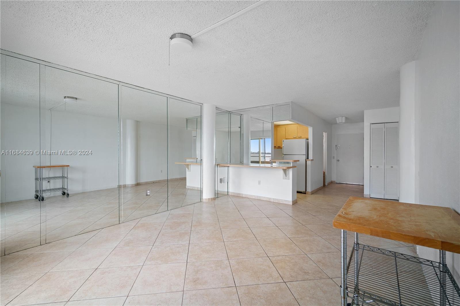 BAYSHORE YACHT & TENNIS C - Residential