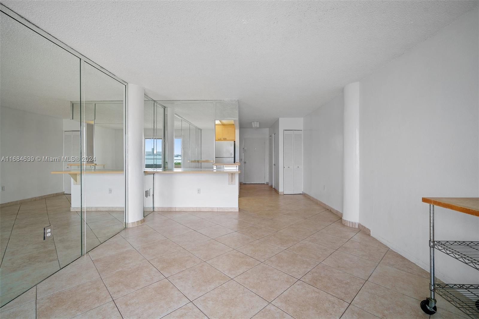 BAYSHORE YACHT & TENNIS C - Residential