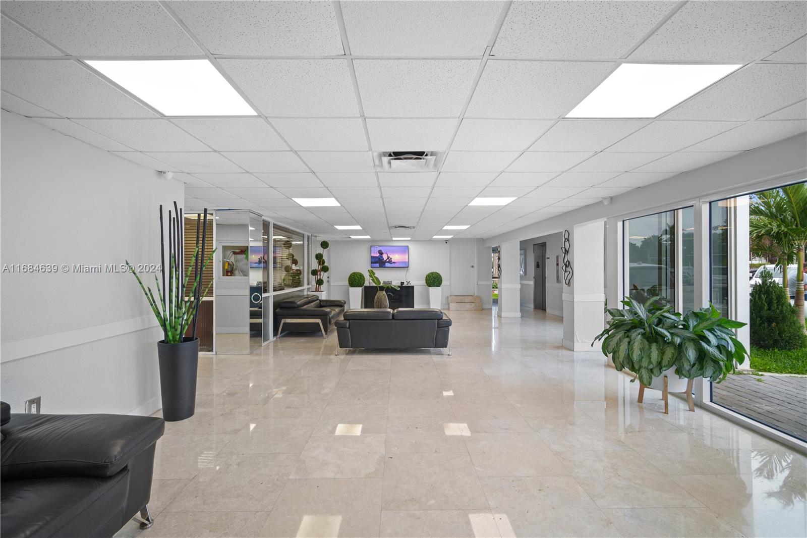 BAYSHORE YACHT & TENNIS C - Residential