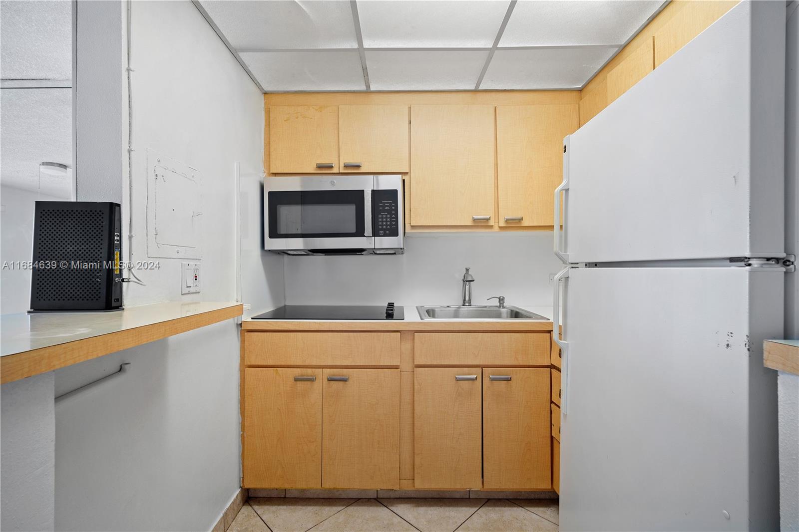 BAYSHORE YACHT & TENNIS C - Residential
