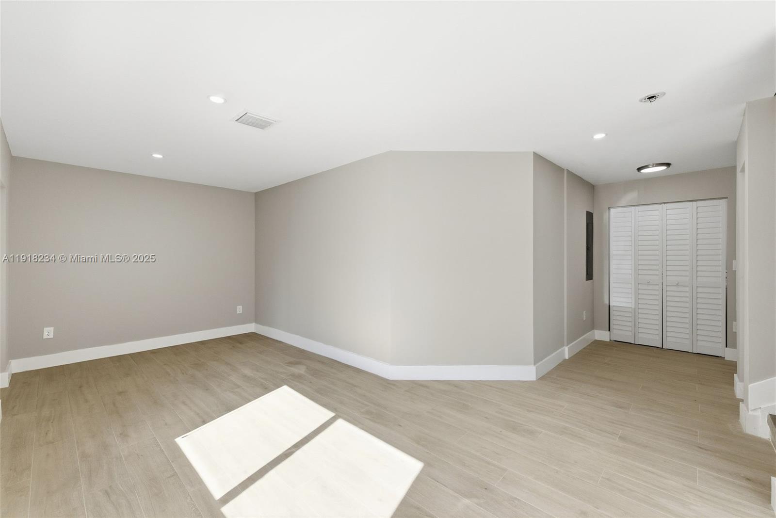 SYMMES-SHARMAN TRACT - Residential Lease