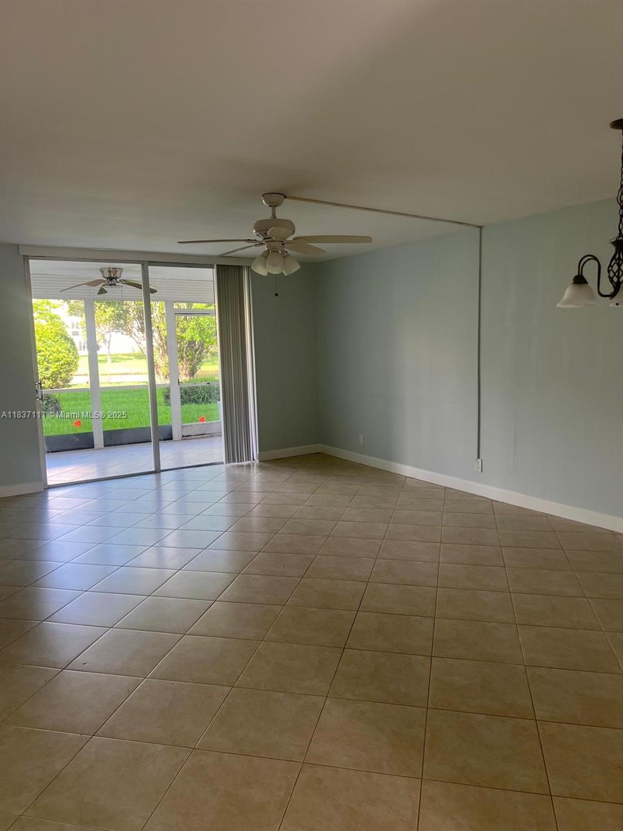 27 Abbey Ln 107