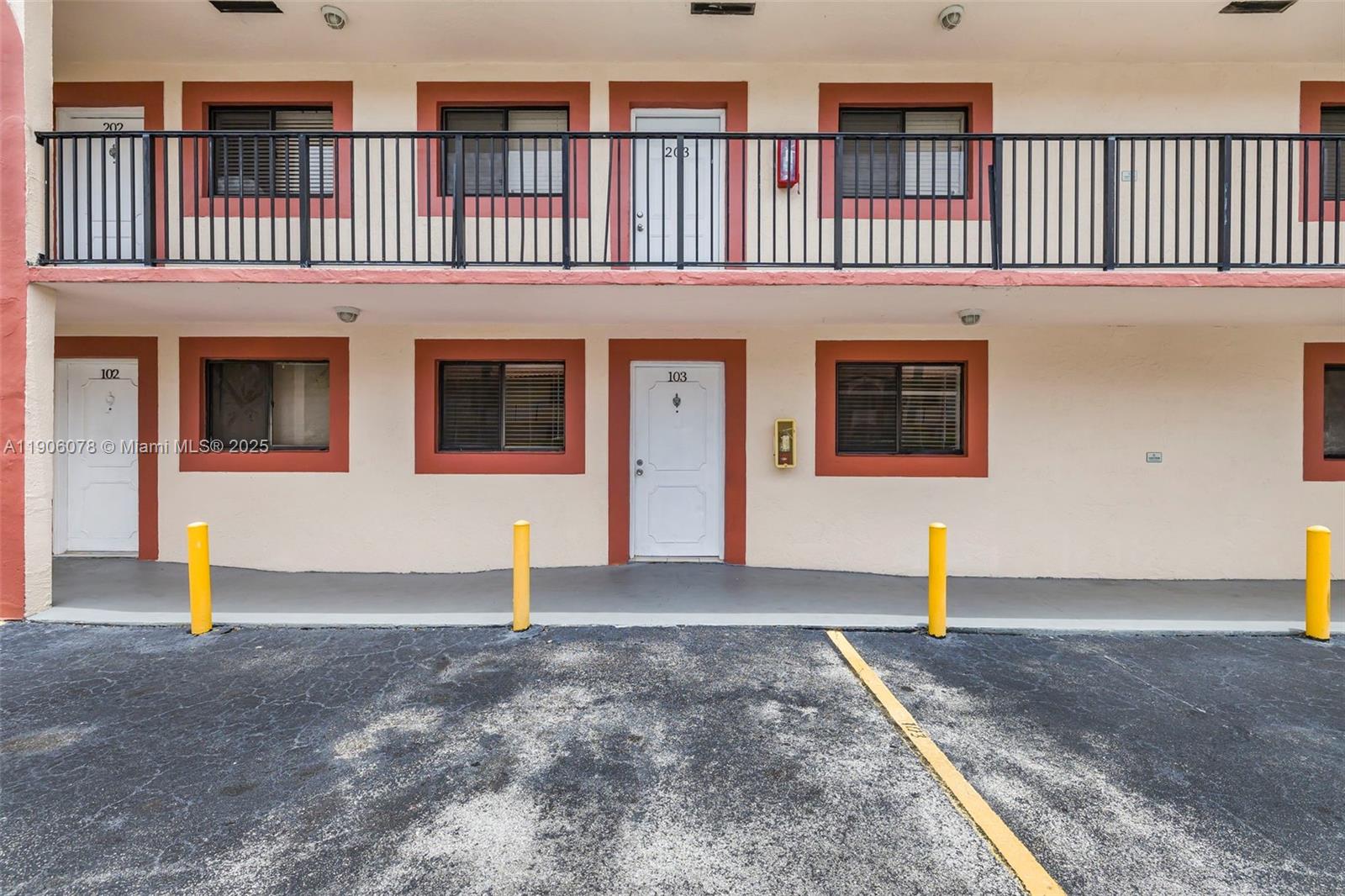 2ND ADDN TO BARACOA - Residential Lease