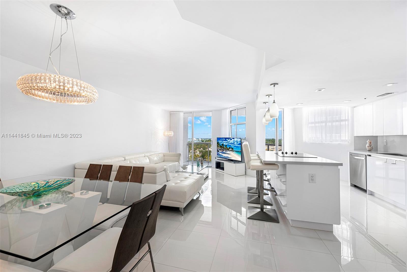 Property for Sale at 5880 Collins Ave 1207, Miami Beach, Miami-Dade County, Florida - Bedrooms: 2 
Bathrooms: 2  - $599,000