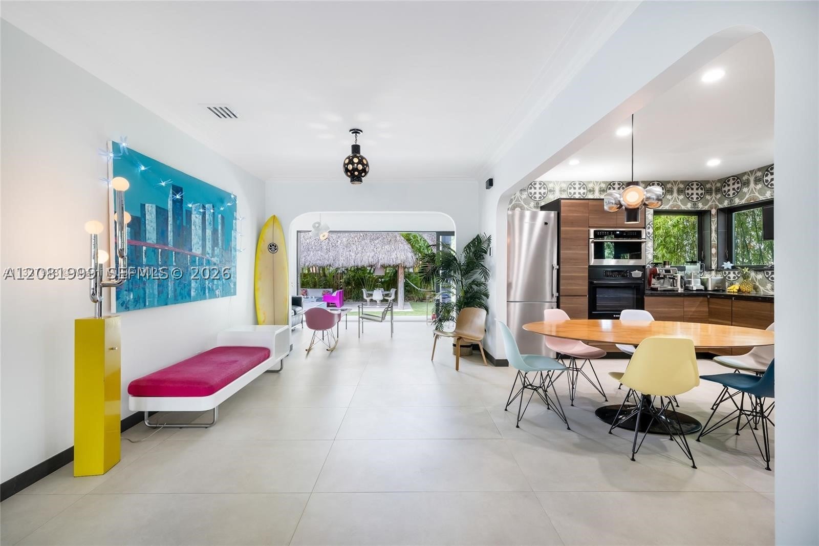 8818 Carlyle Ave