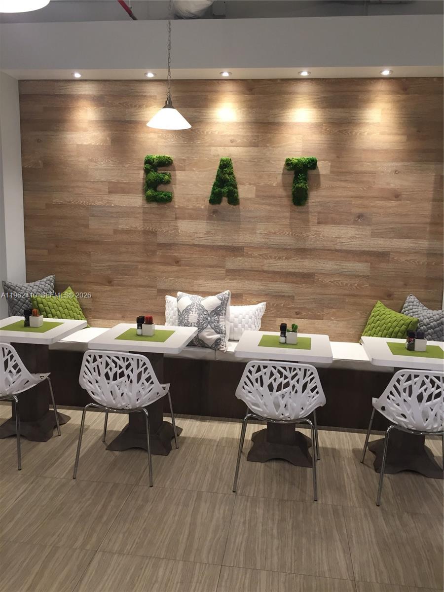 10275 Collins Ave 1402