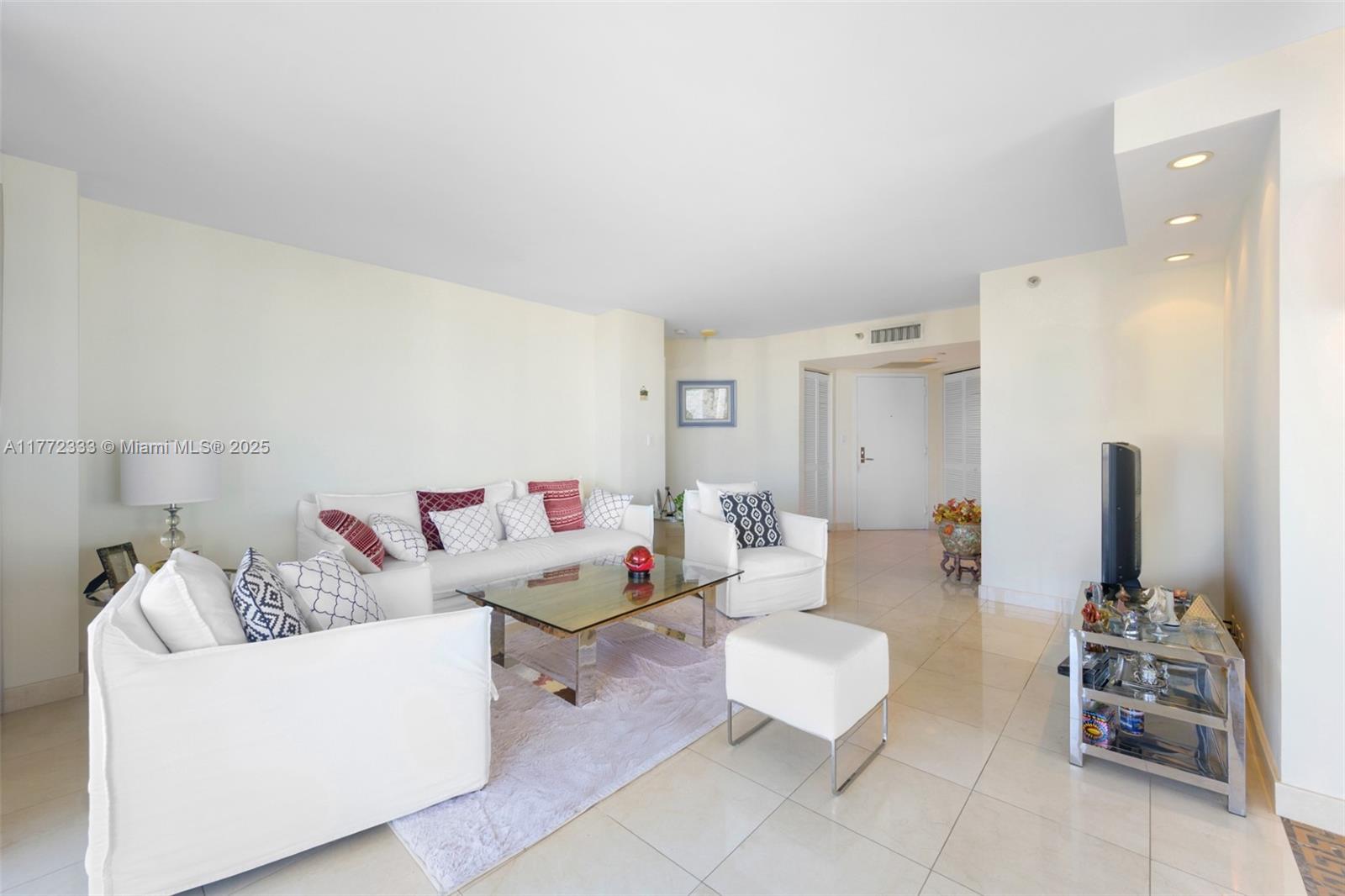 MYSTIC POINTE CONDO NO TH - Residential