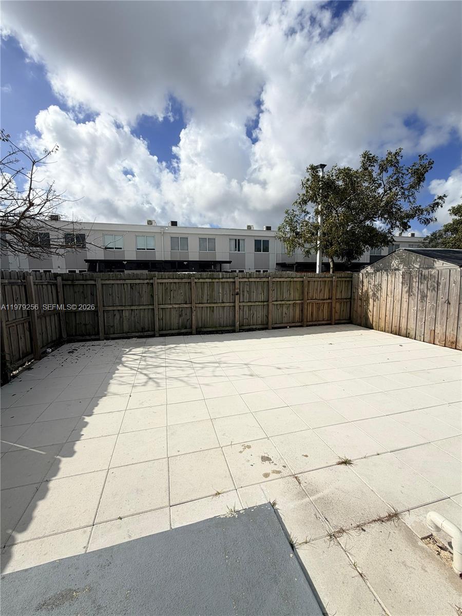 PINEAPPLE TRACE - Residential Lease