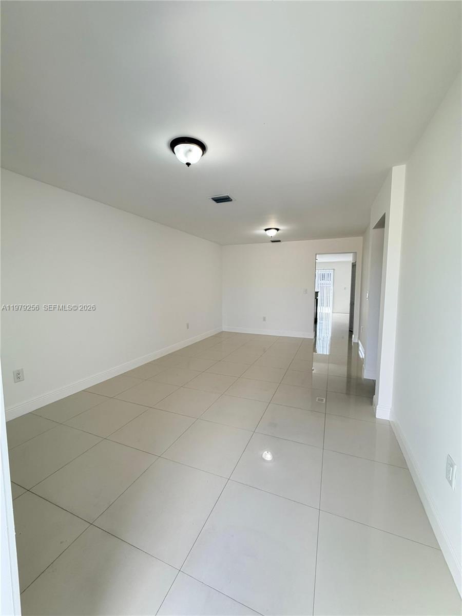 PINEAPPLE TRACE - Residential Lease