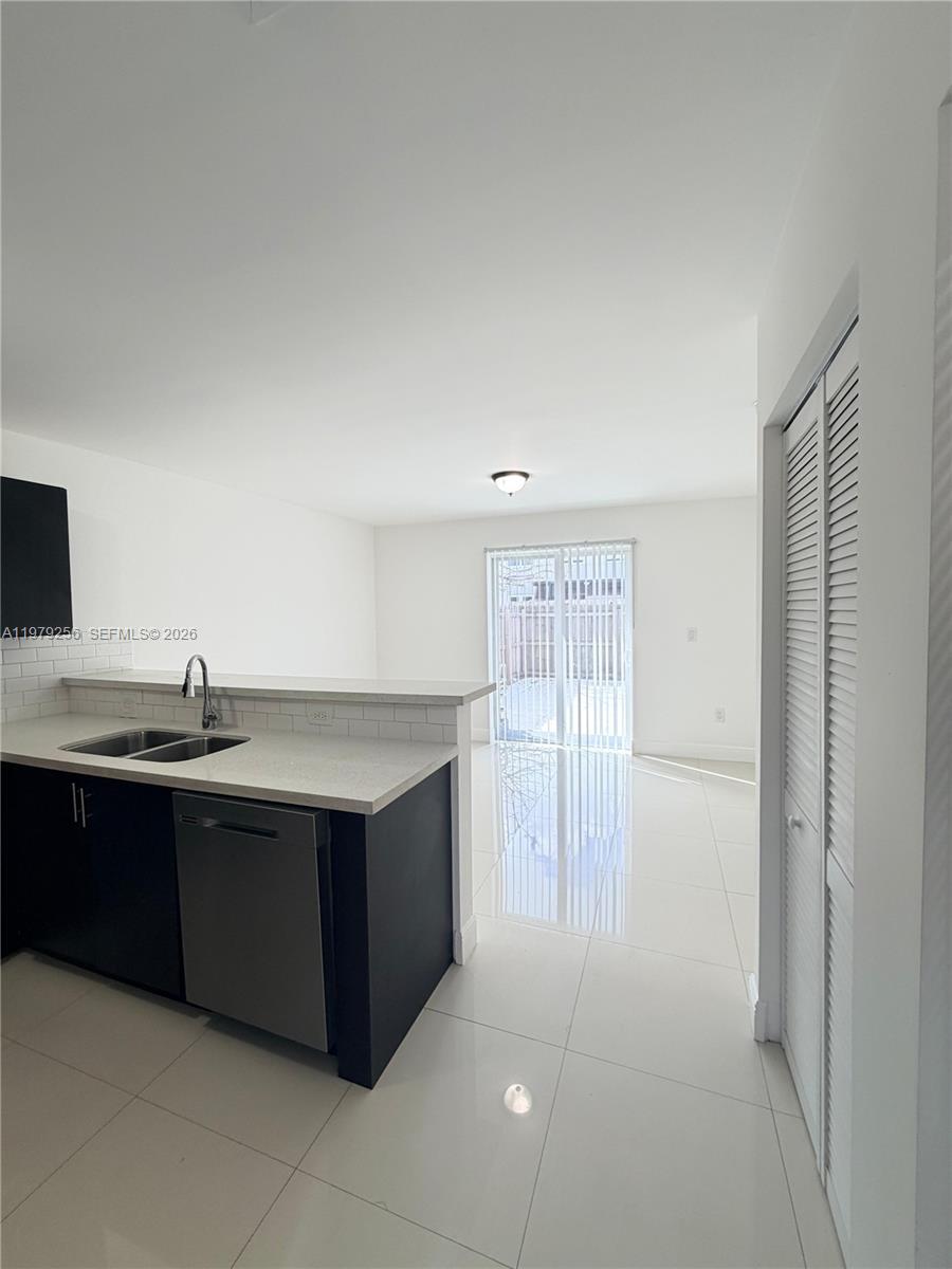 PINEAPPLE TRACE - Residential Lease