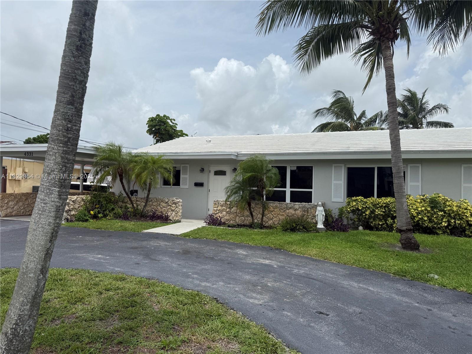 Charming 3-Bedroom Rental with Pool & Water View! Welcome to your next home! This comfortable and inviting 3-bedroom, 2-bathroom house has everything you need to relax and enjoy life. Take in peaceful water views from the backyard, or cool off in your own private pool—perfect for sunny days and weekend BBQs.
Inside, a brand-new kitchen with modern cabinets and new appliances, are being in process for updating. The house will be freshly painted before the new tenants move in.The open layout makes it easy to spend time with family or friends, and each bedroom offers plenty of space to make your own.
Whether you're working from home or just looking for a place to unwind, this home is a great fit for renters who want comfort, convenience, and a little fun in the sun.