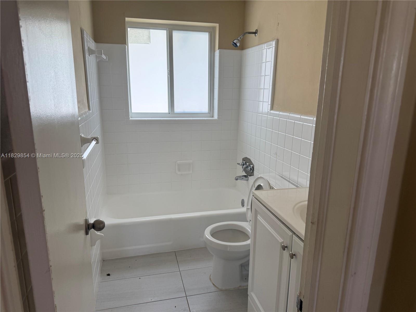 4331 NW 10th St