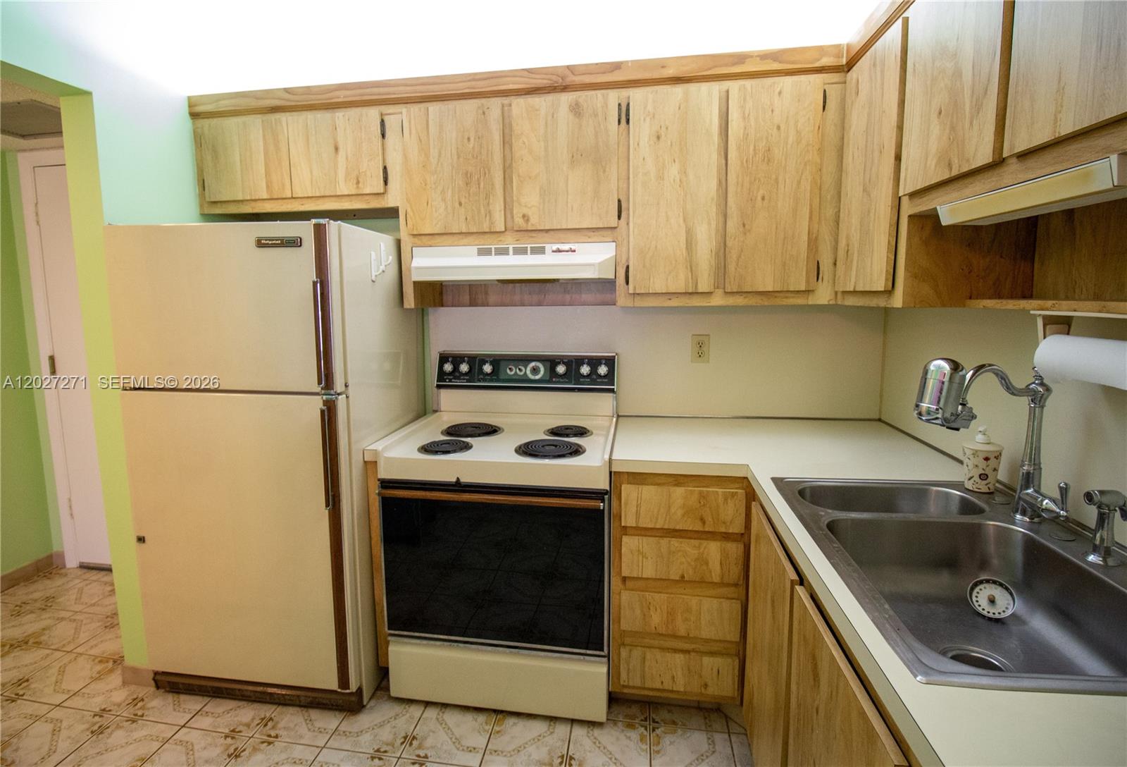 MEADOWS CONDO - Residential