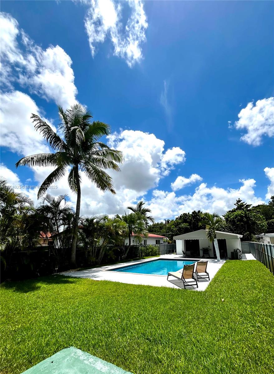 Rental Property at 2035 Sw 60th Ct, Miami, Broward County, Florida - Bedrooms: 3 
Bathrooms: 1  - $4,000 MO.