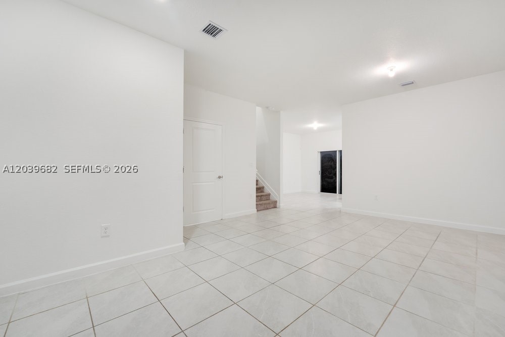 2615 SE 11th St 2615