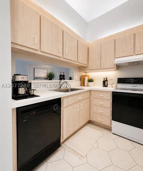 Tiny photo for 301 N Pine Island Rd #220, Plantation, FL 33324 (MLS # A12077280)