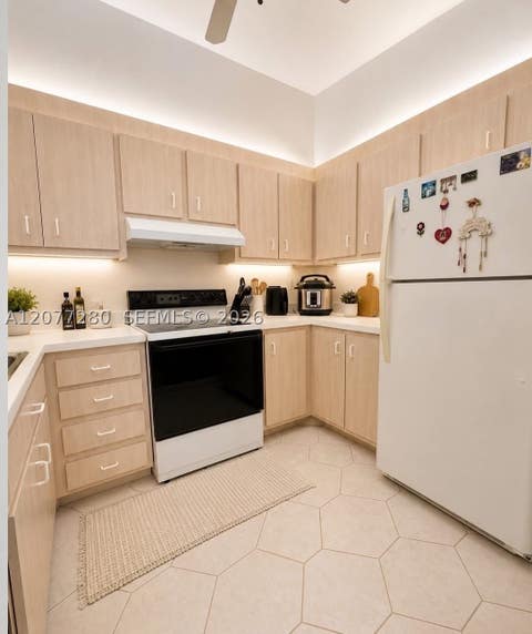 Tiny photo for 301 N Pine Island Rd #220, Plantation, FL 33324 (MLS # A12077280)