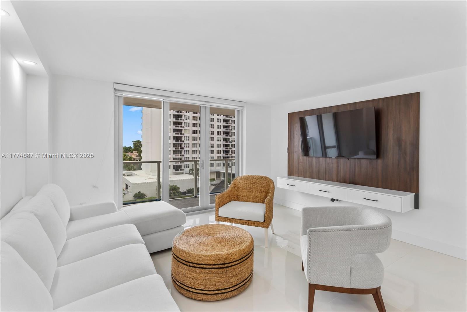 ARLEN BEACH CONDO - Residential