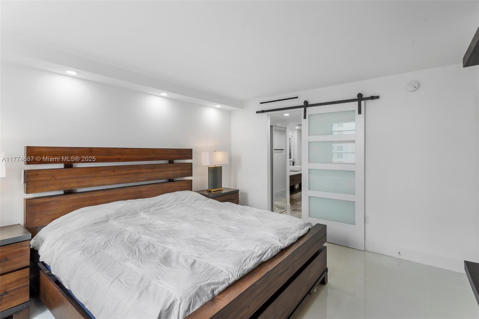 ARLEN BEACH CONDO - Residential