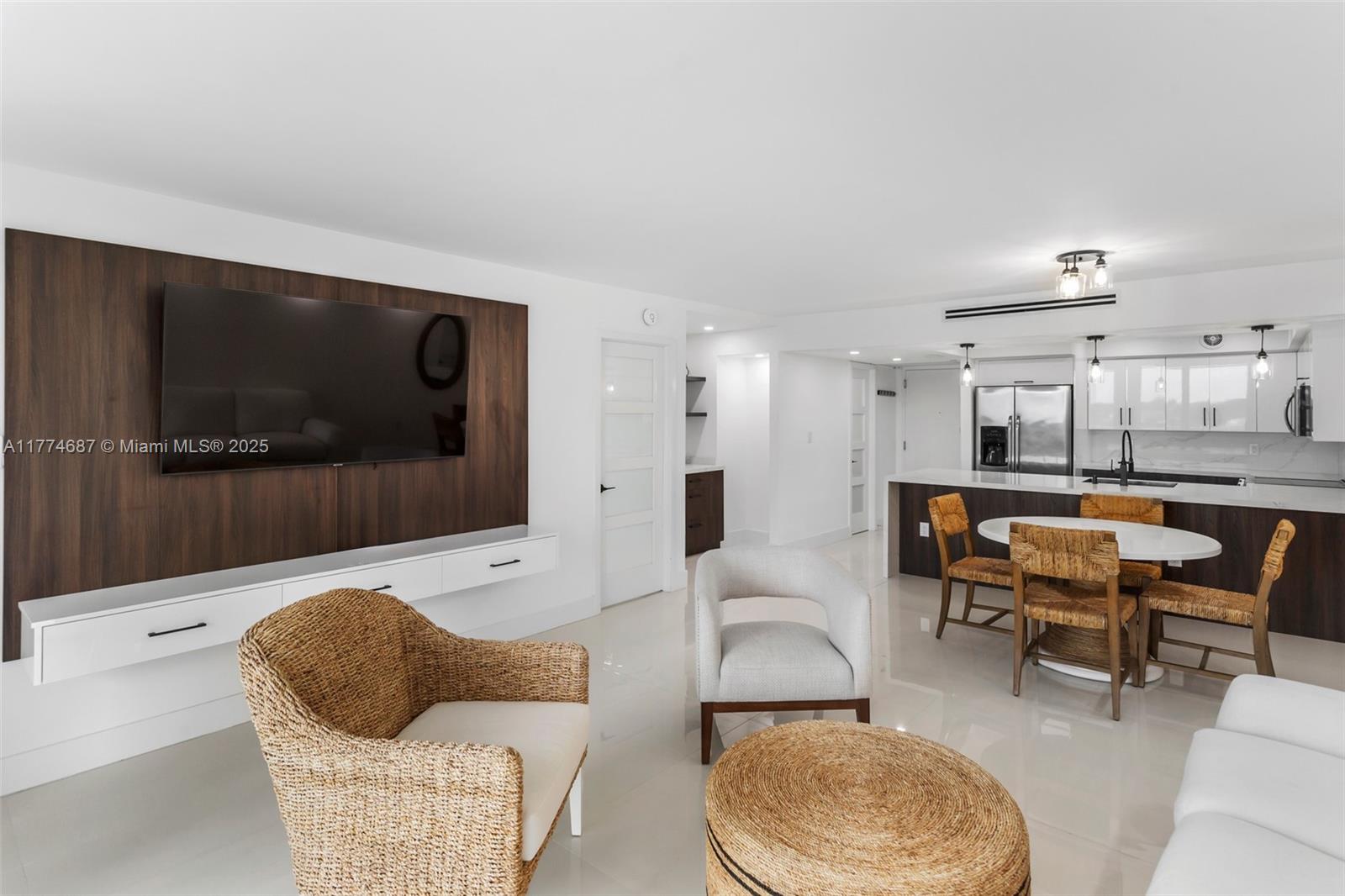 ARLEN BEACH CONDO - Residential