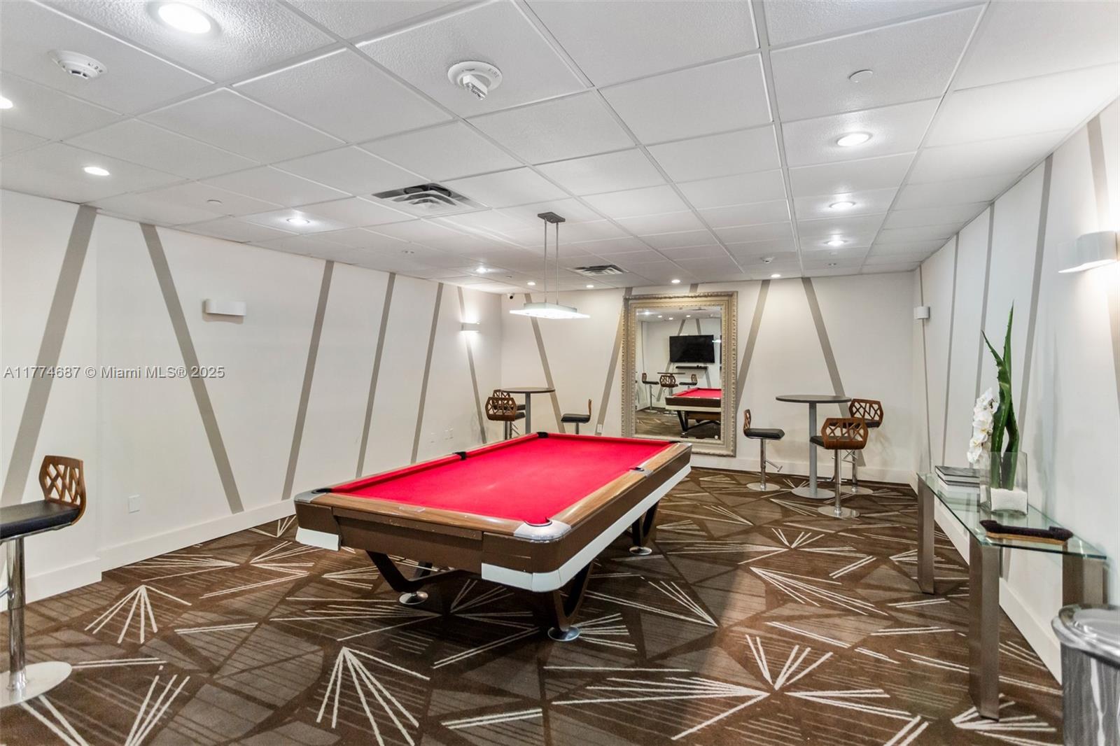 ARLEN BEACH CONDO - Residential
