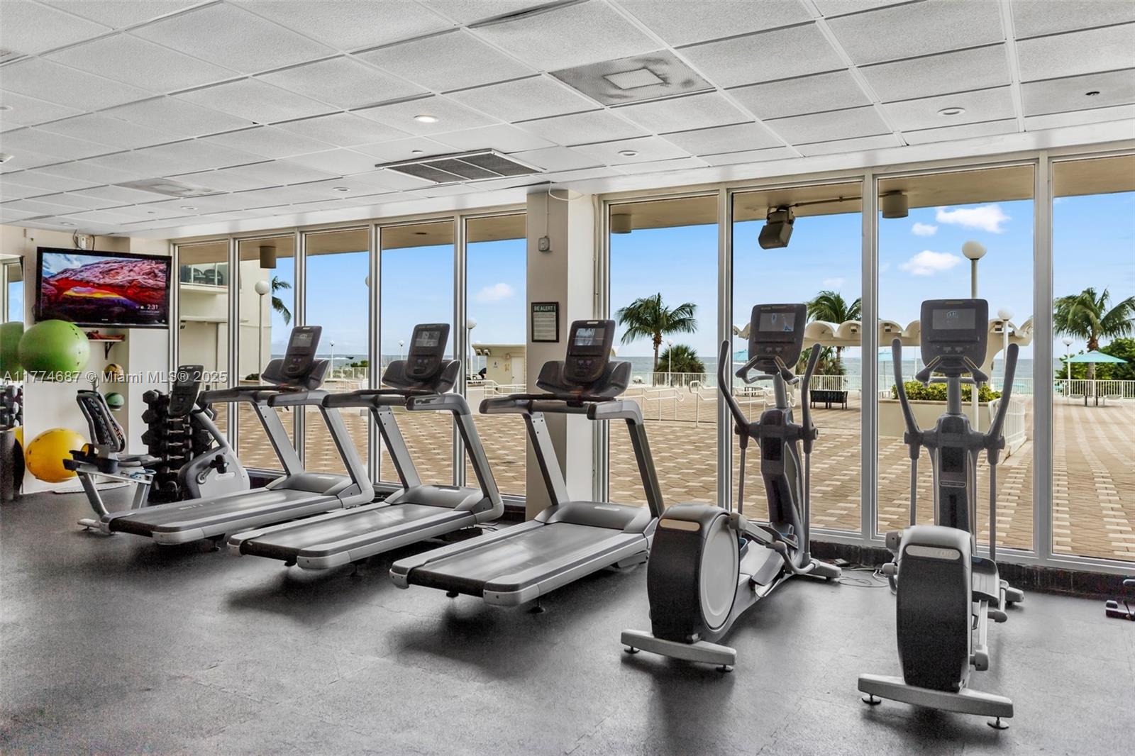 ARLEN BEACH CONDO - Residential