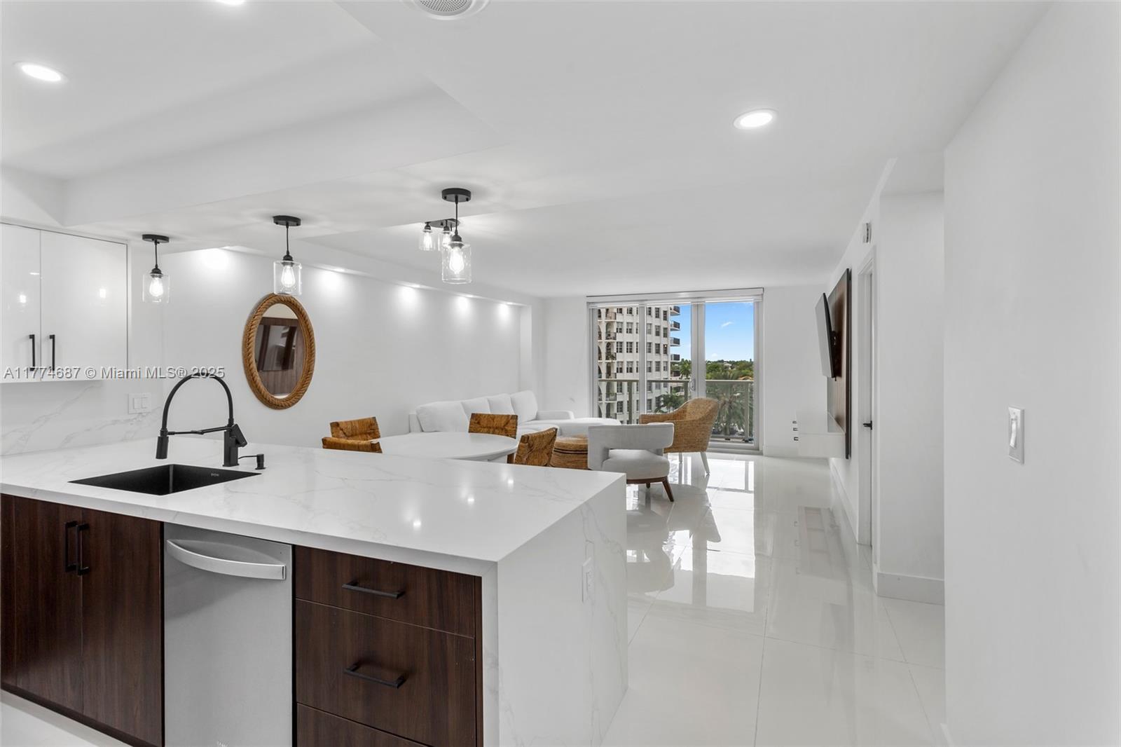 ARLEN BEACH CONDO - Residential