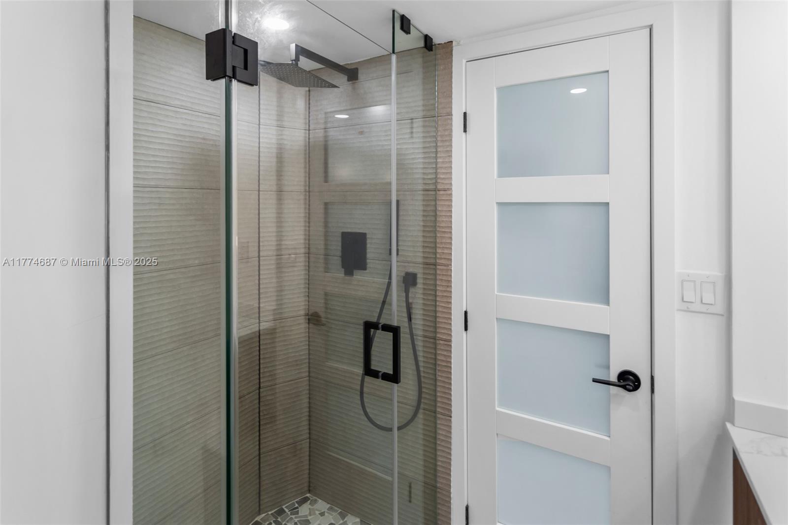ARLEN BEACH CONDO - Residential