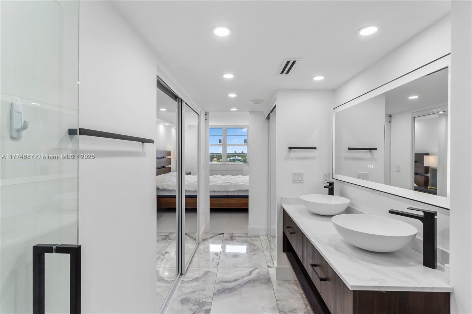 ARLEN BEACH CONDO - Residential