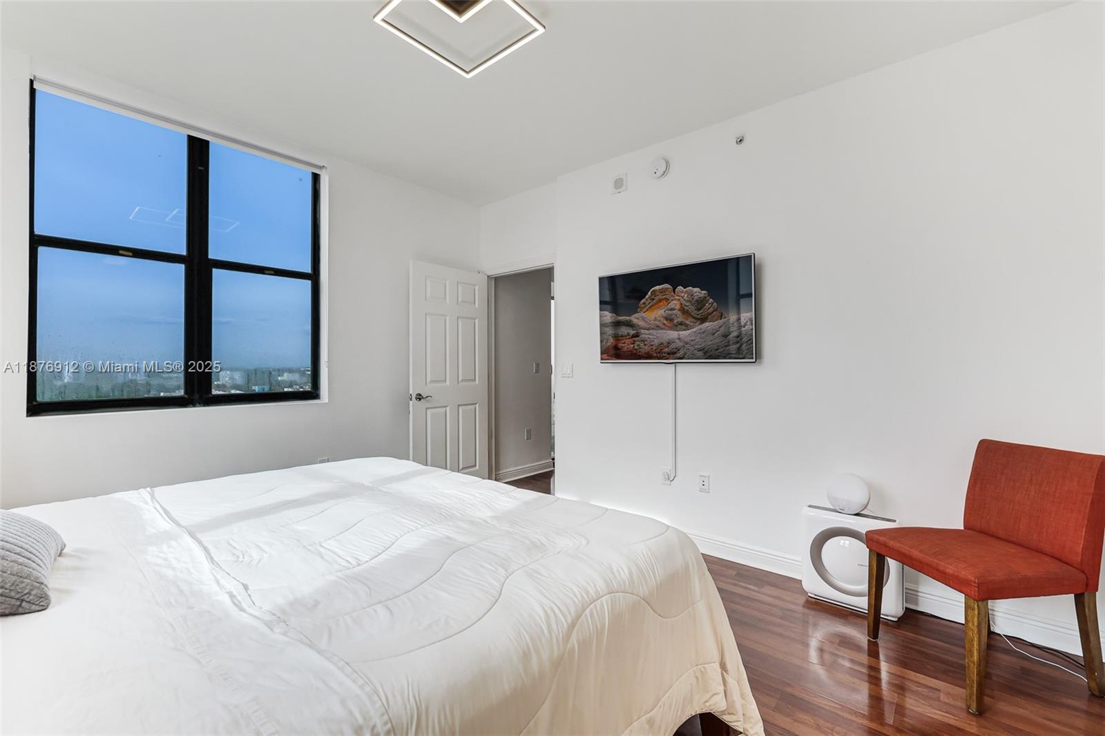 PUERTA DE PALMAS CONDO - Residential