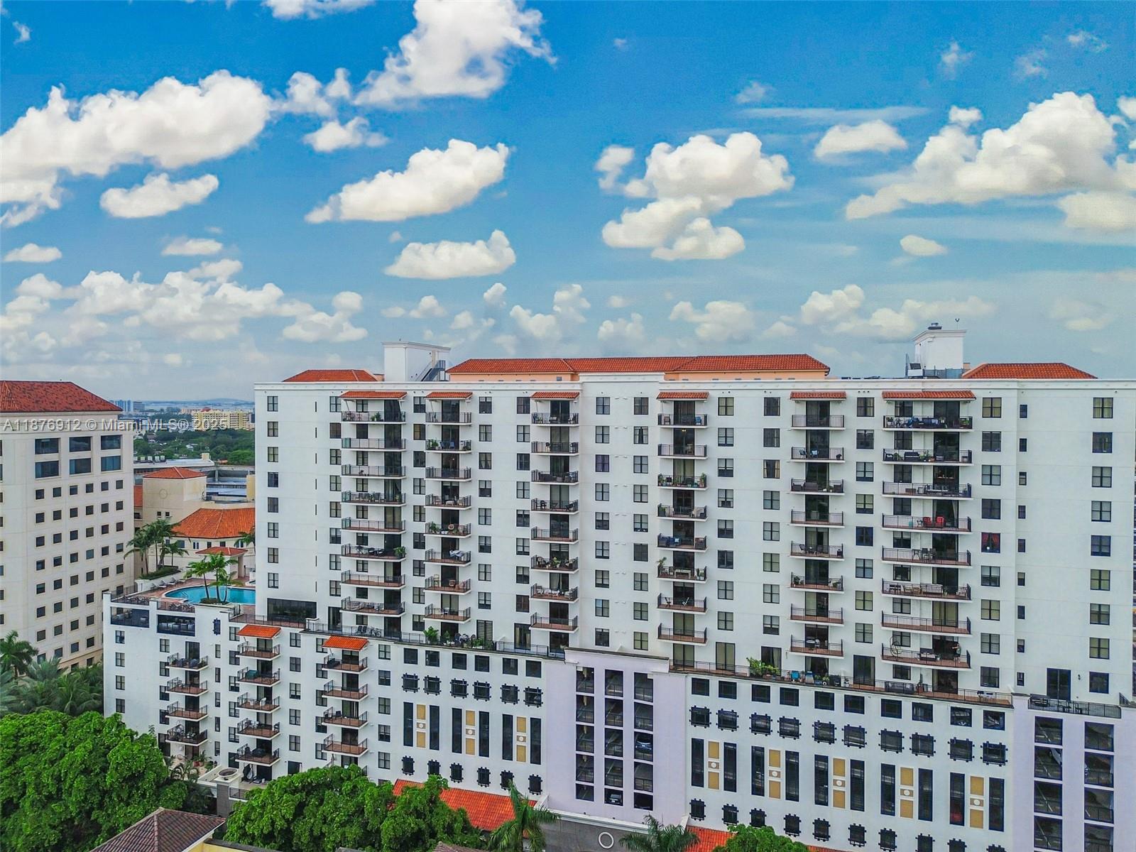 PUERTA DE PALMAS CONDO - Residential