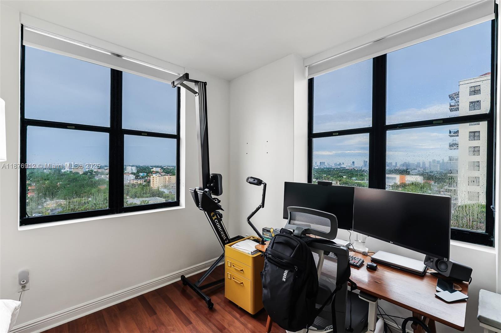 PUERTA DE PALMAS CONDO - Residential