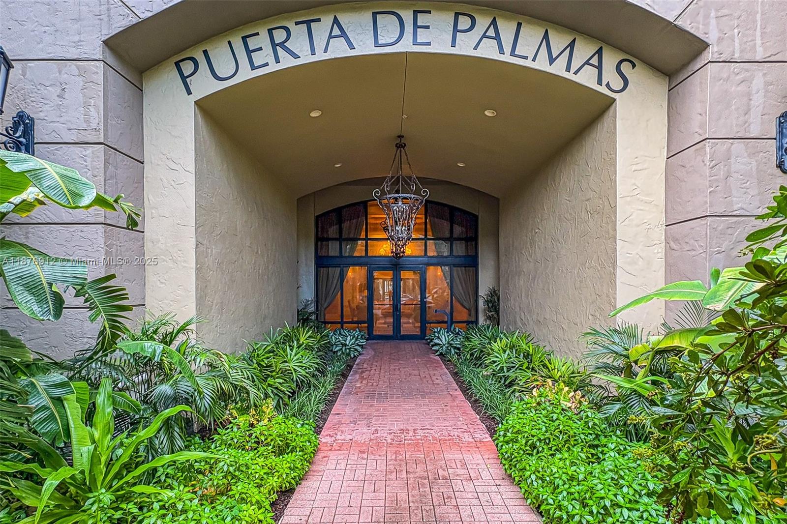 PUERTA DE PALMAS CONDO - Residential