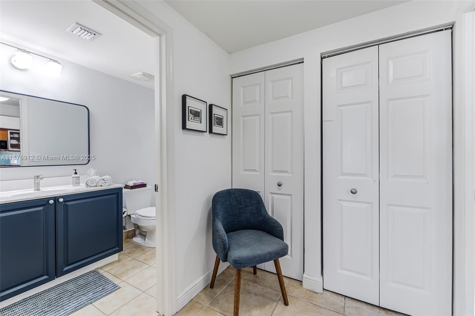 PUERTA DE PALMAS CONDO - Residential