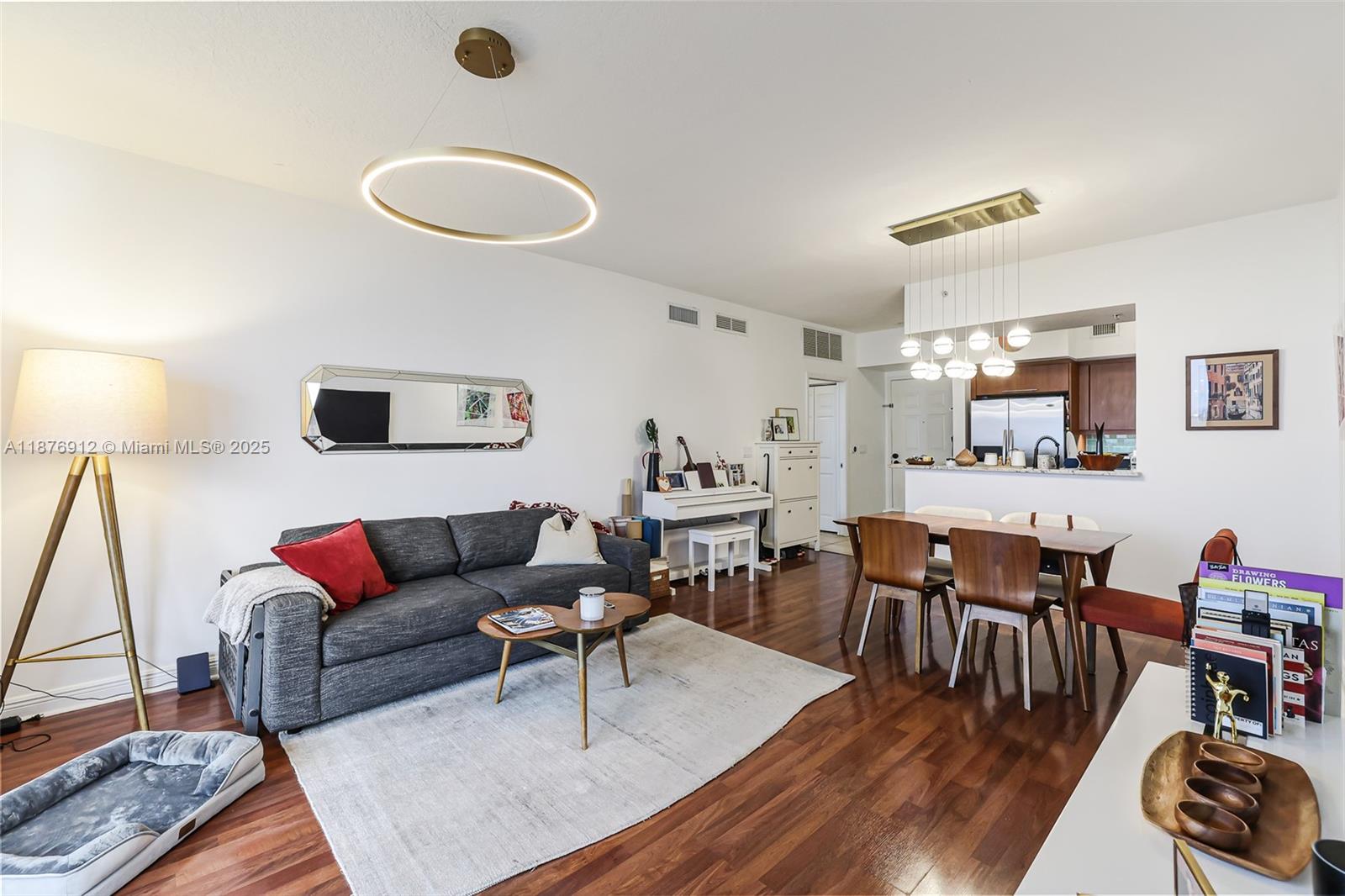 PUERTA DE PALMAS CONDO - Residential