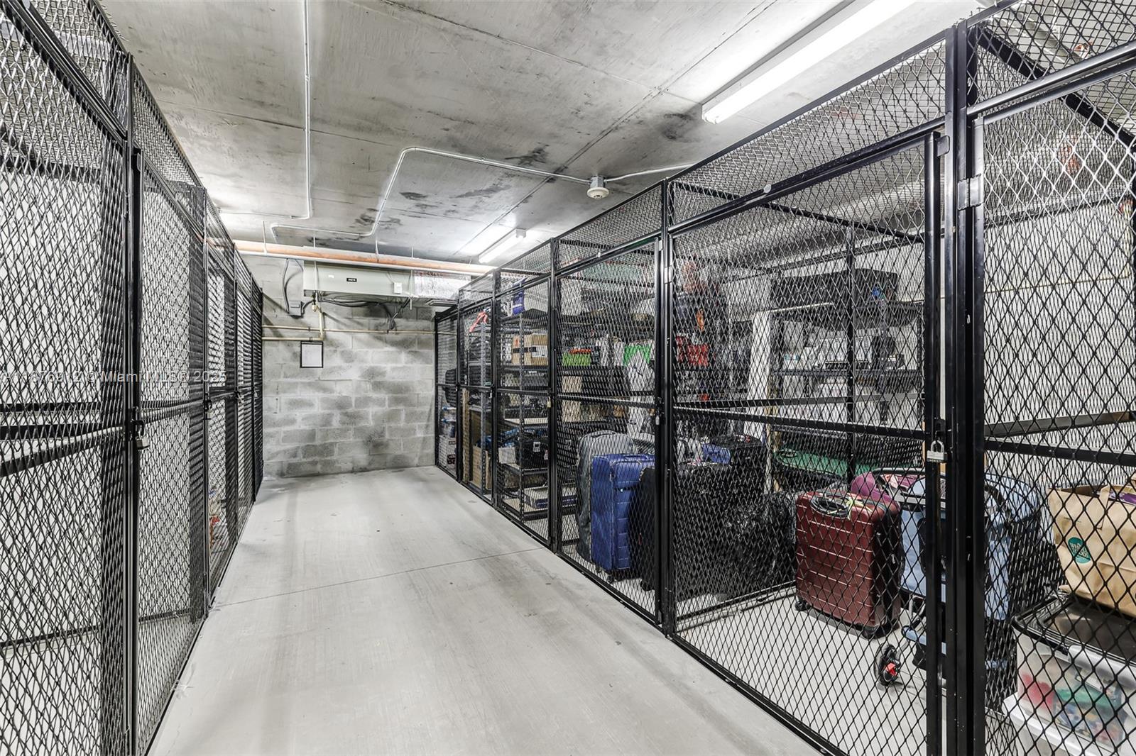 PUERTA DE PALMAS CONDO - Residential